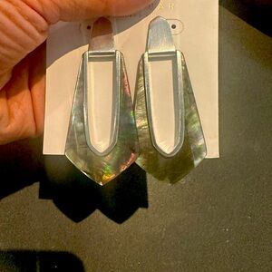Kendra Scott statement earring - grey abalone in silver - stunners